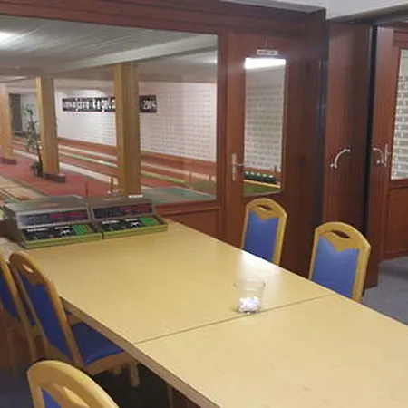 Restaurant Teichaue فندق 2*