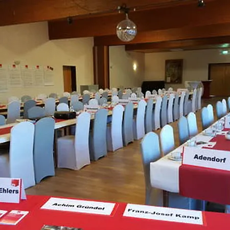 Restaurant Teichaue فندق أديندورف