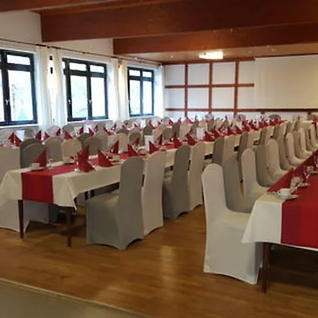 فندق Restaurant Teichaue 2*