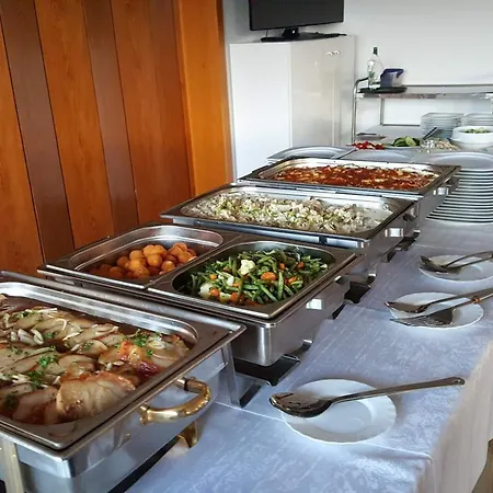 Restaurant Teichaue أديندورف